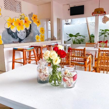 Papaya Guest House Нунгви Екстериор снимка