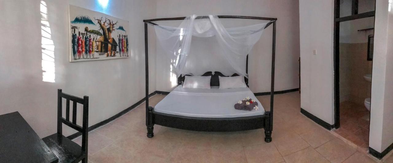 Papaya Guest House Нунгви Екстериор снимка