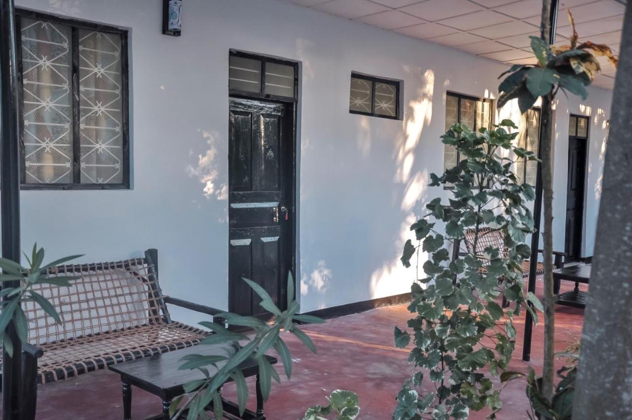 Papaya Guest House Нунгви Екстериор снимка