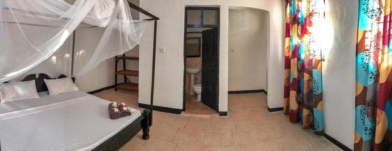 Papaya Guest House Нунгви Екстериор снимка