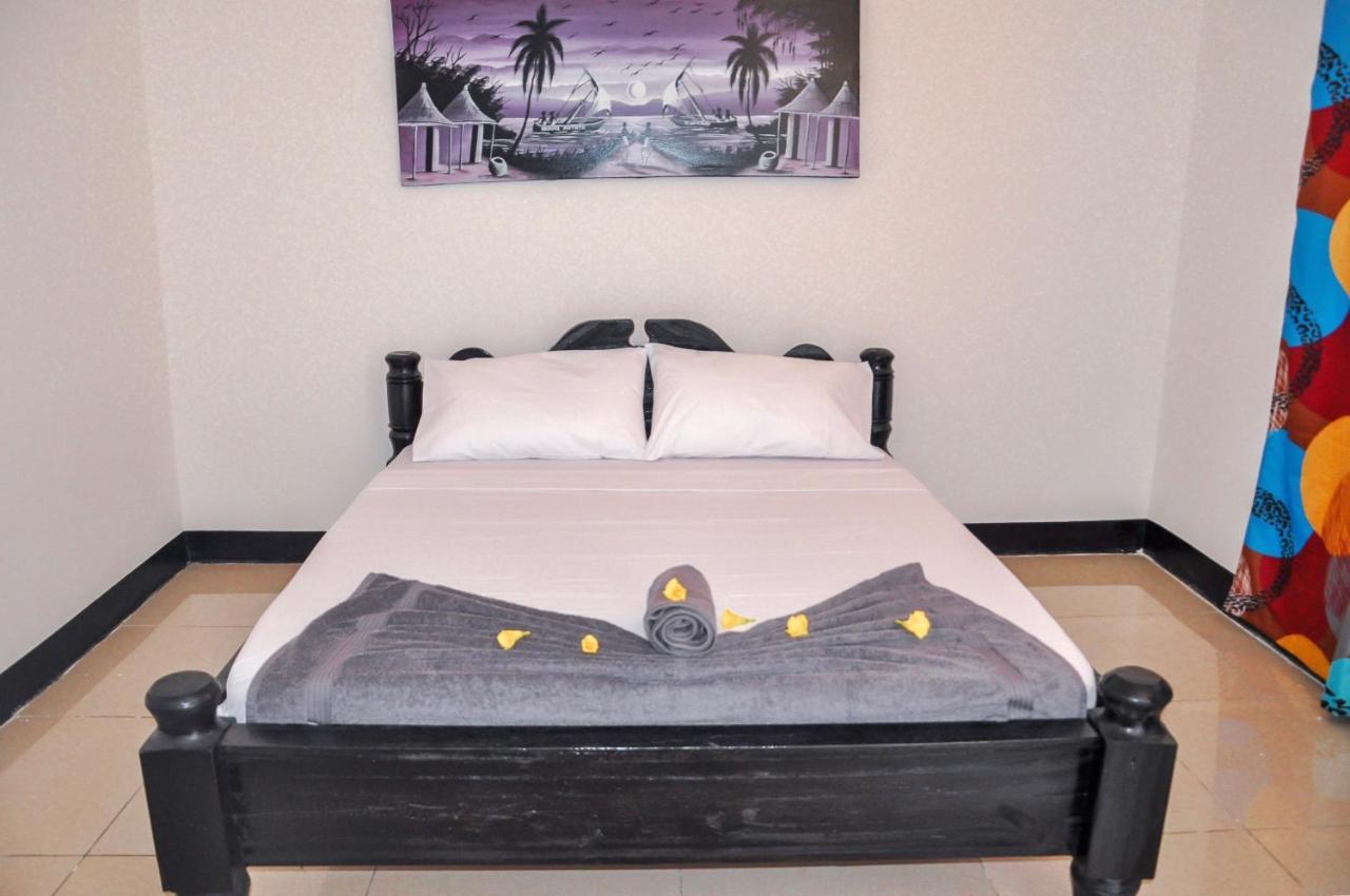 Papaya Guest House Нунгви Екстериор снимка