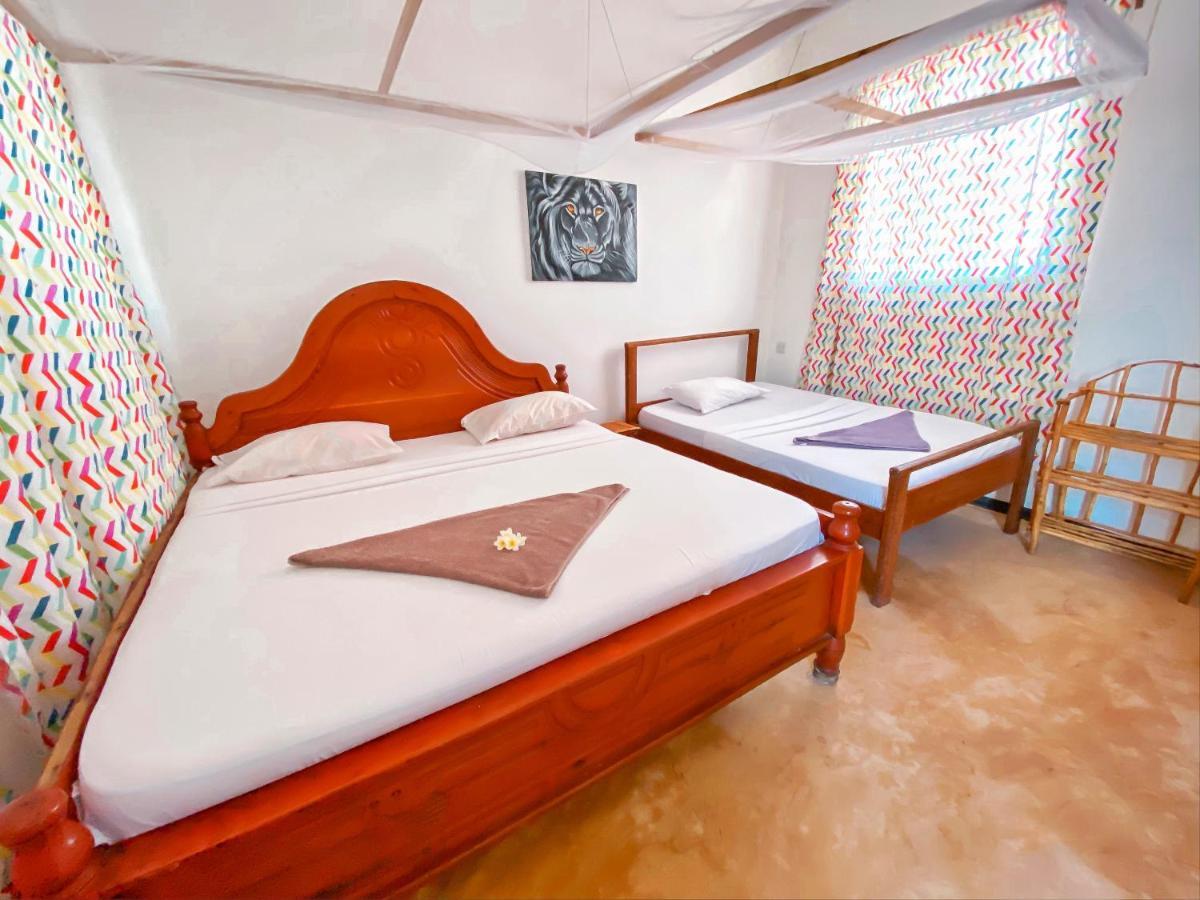 Papaya Guest House Нунгви Екстериор снимка