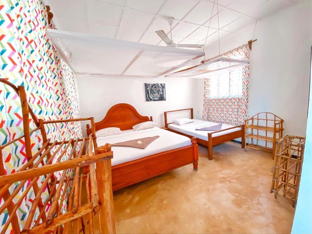 Papaya Guest House Нунгви Екстериор снимка