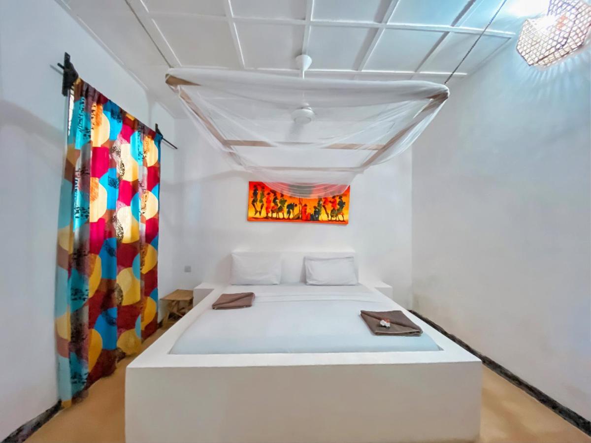 Papaya Guest House Нунгви Екстериор снимка