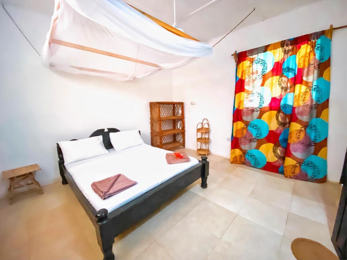 Papaya Guest House Нунгви Екстериор снимка