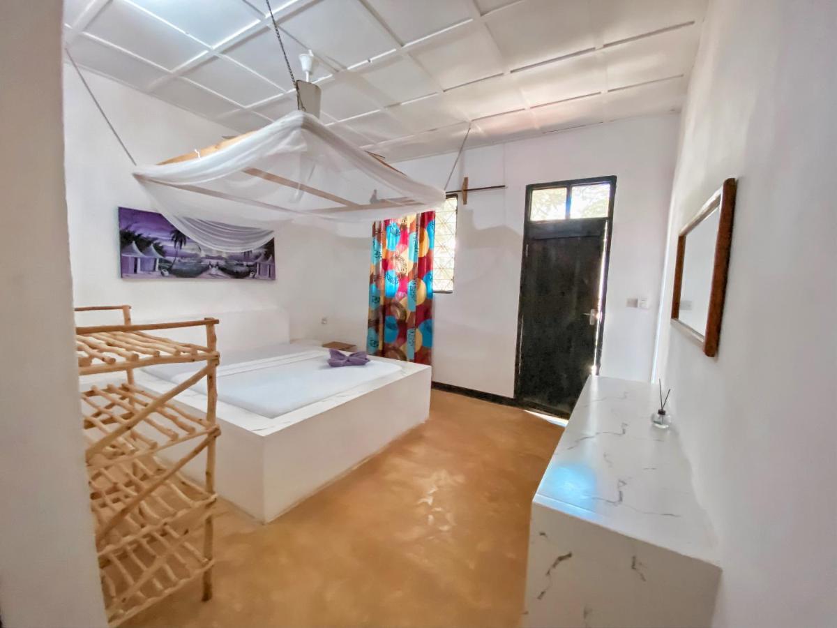 Papaya Guest House Нунгви Екстериор снимка