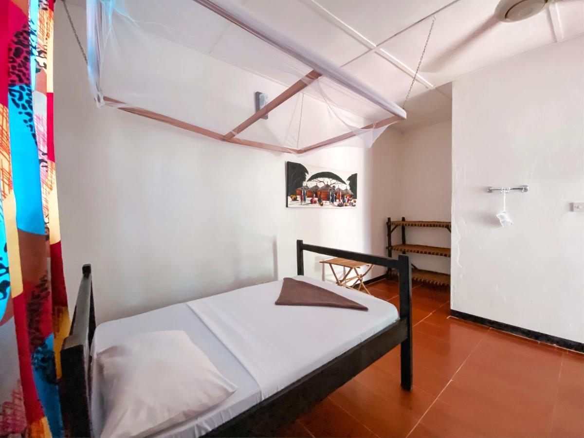 Papaya Guest House Нунгви Екстериор снимка